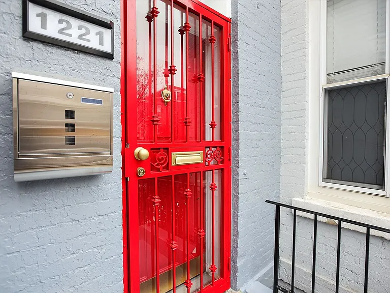 1221 I St NE — Photo 30