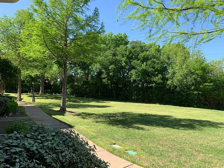 2209 Glacier Park Ln — Photo 3