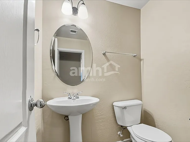 1593 E Megan Dr — Photo 10