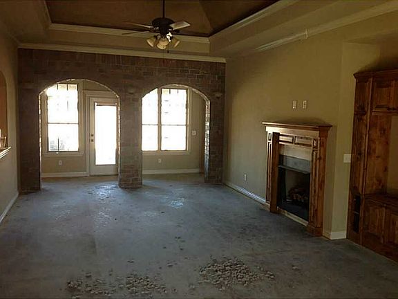 5th image of 2700 SW Joshua Ave