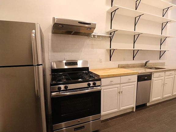 4th image of 1494 Dekalb Ave #3