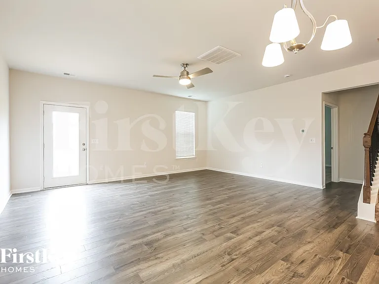 419 Stonefence Dr — Photo 4