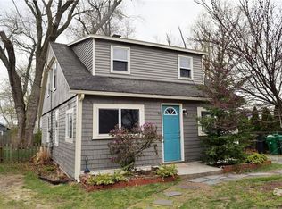 70 Walton Ave, Warwick, RI 02886