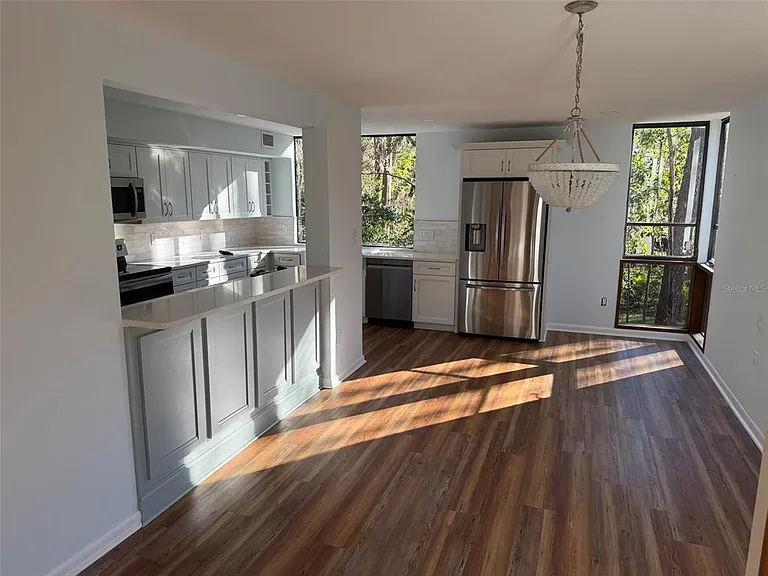 2032 NW 24th St — Photo 7