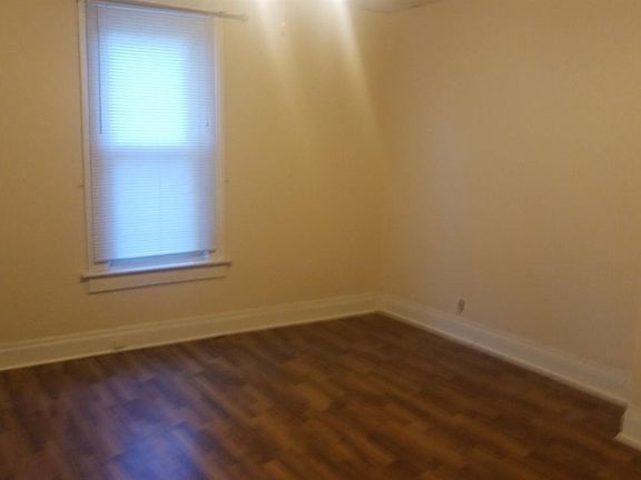 5th image of 105 S Sutphin St