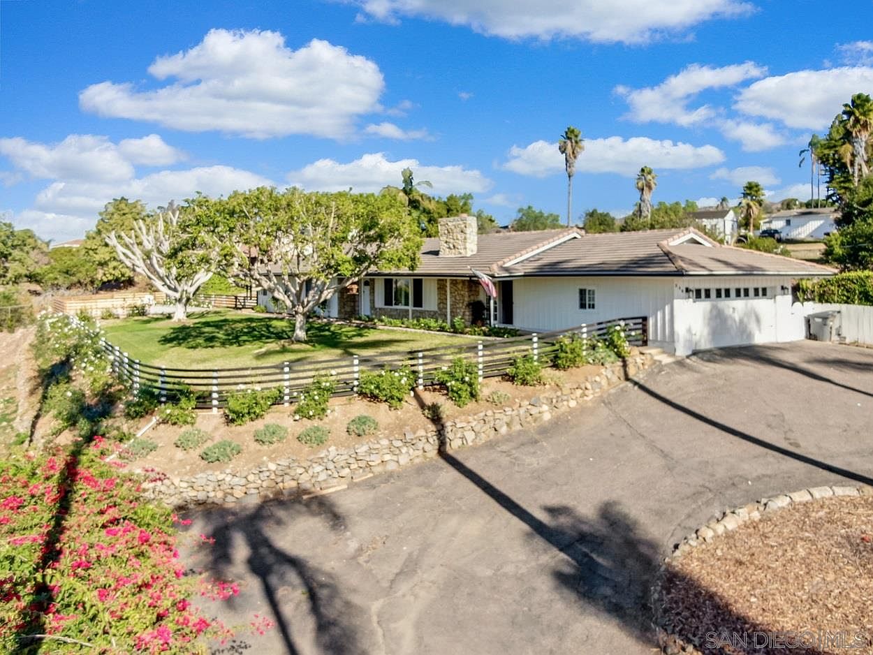 366 Skyline Dr, Vista, CA 92084 Zillow