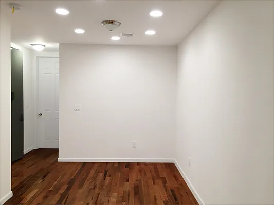 Rented by MNS | media 2