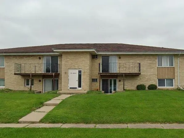 900 W Meadows Dr #3, Freeport, IL 61032