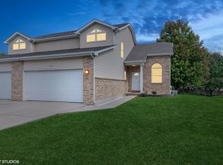 214 S Raven Rd #209, Shorewood, IL 60404