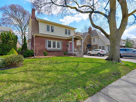 3rd image of 2146 Windermere Rd
