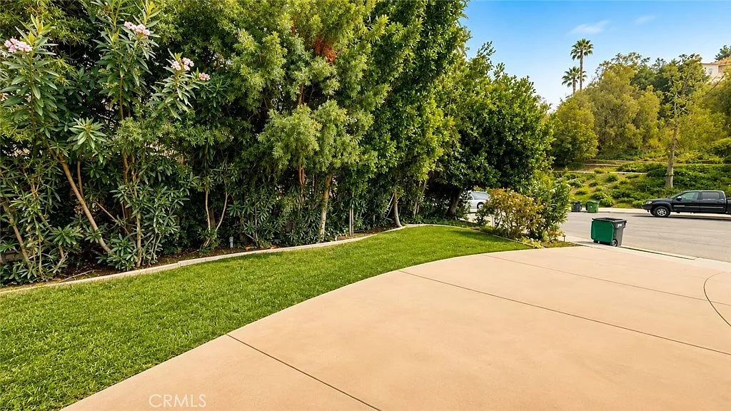 4 bed, 4727 sqft, $16,995 — Photo 3