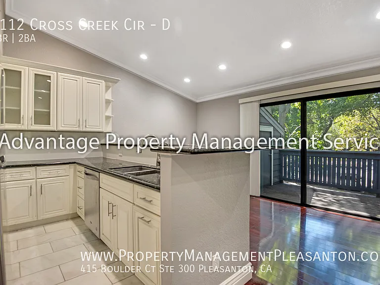 7112 Cross Creek Cir #D — Photo 4