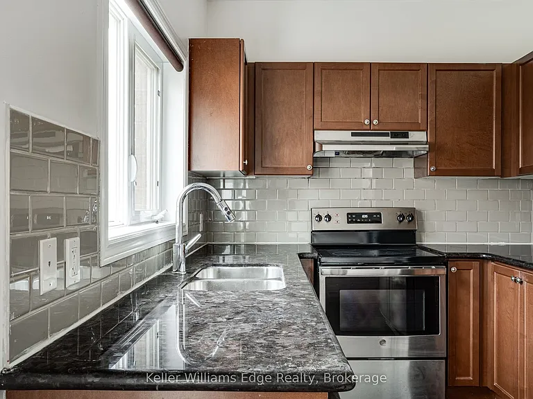 93 Glendarling Cres — Photo 18