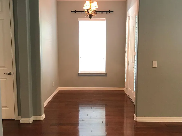 3993 Corrine Dr — Photo 18