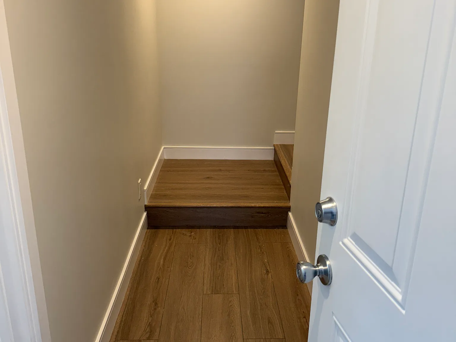 Studio, 250 sqft, $1,400 — Photo 2