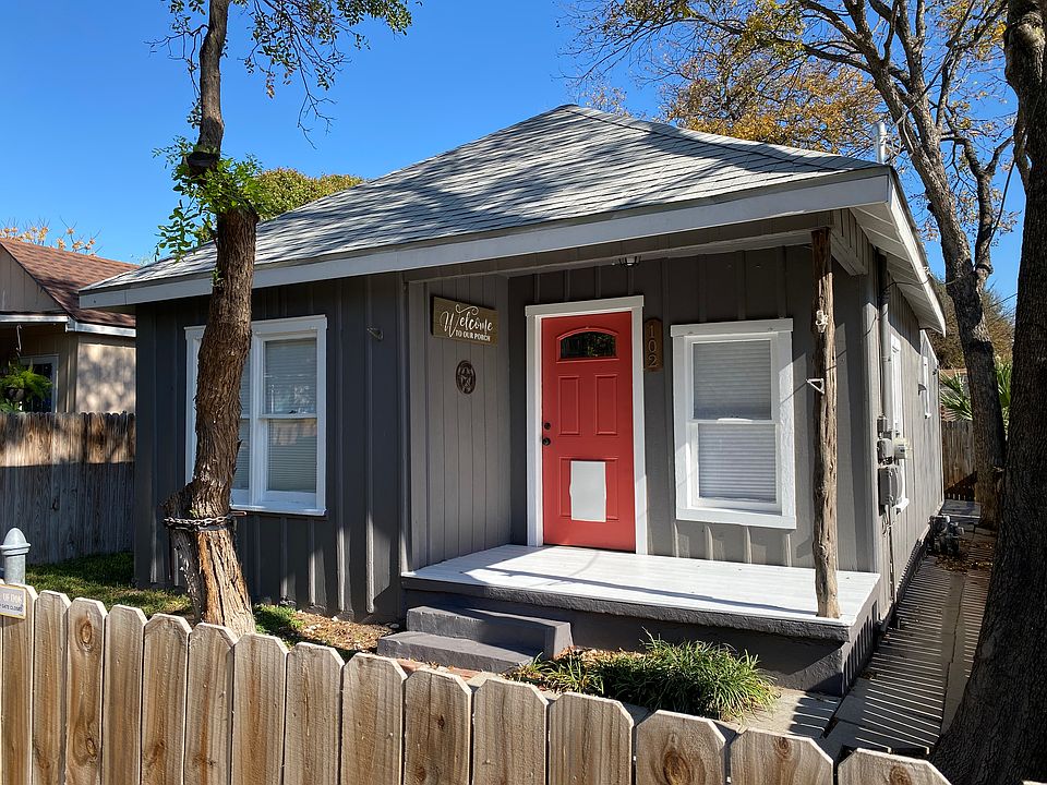 1st image of 102 Ewald St
