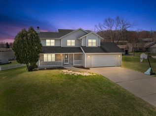 1416 Villa Park COURT, West Bend, WI