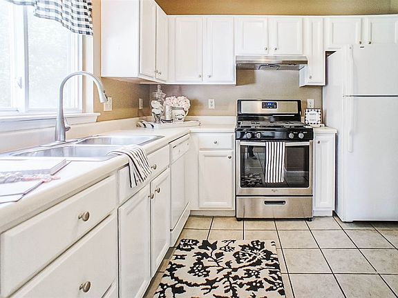 4th image of 52790 Hastings St