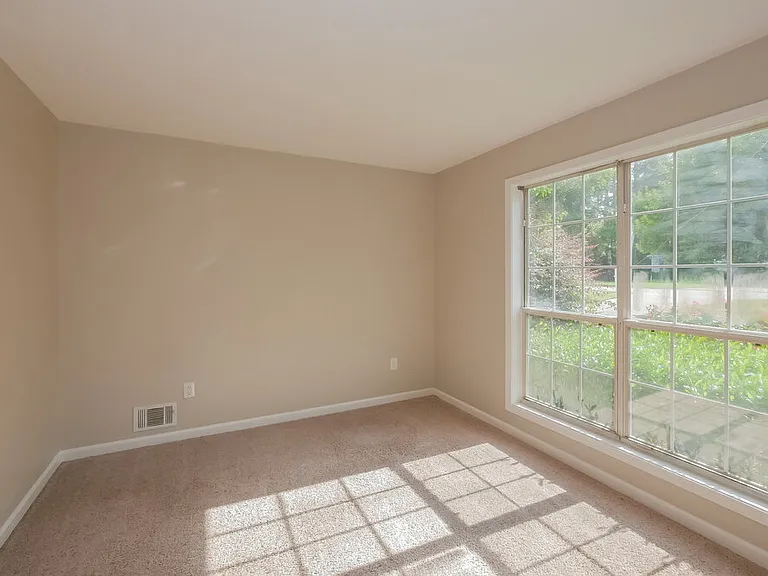 135 Masters Dr — Photo 10