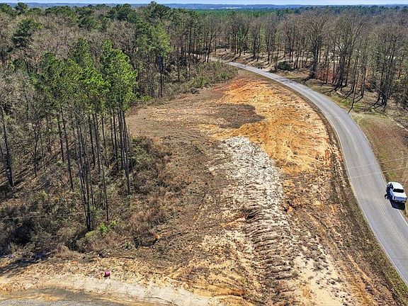 4th image of 398 Wire Rd