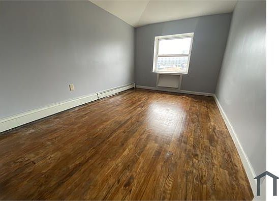 4th image of 357 Beach 46th St #3