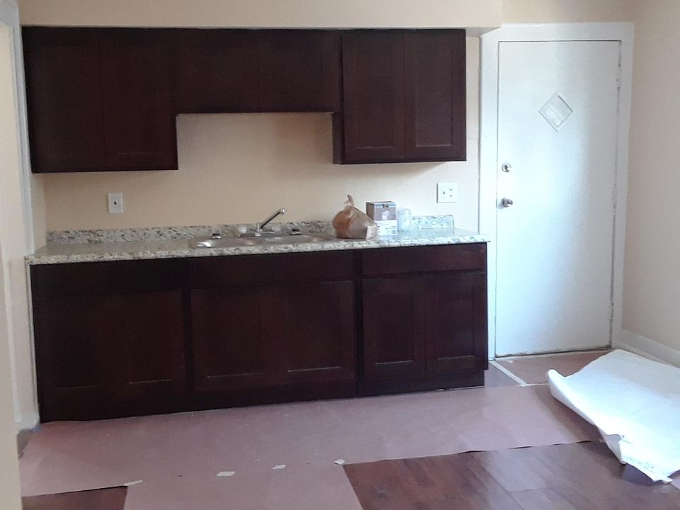 2nd image of 13401 Bartlett Ave