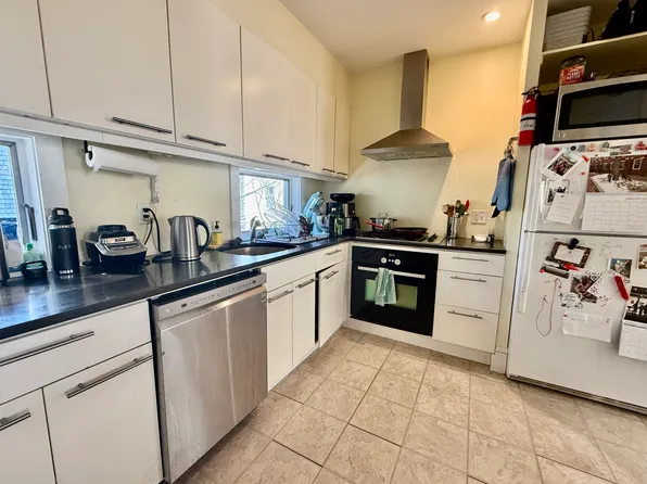 27 Fainwood Cir #3, Cambridge, MA 02139