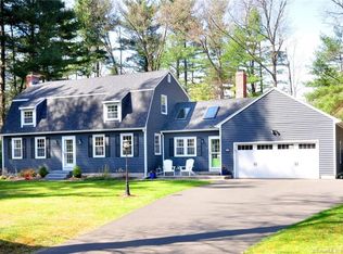 10 Winhart Dr, Granby, CT 06035