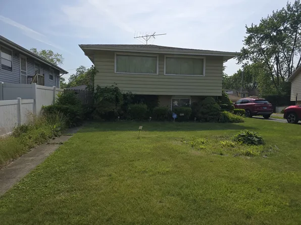16920 Glen Oaks Ct, Country Club Hills, IL 60478