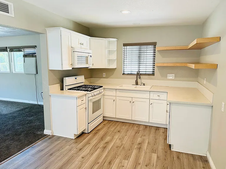 635 Idyllwild Dr — Photo 1