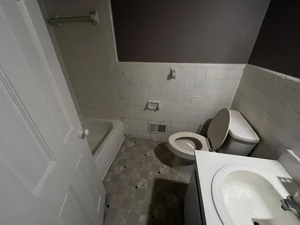 116 Larchwood Dr - 1 — Photo 4