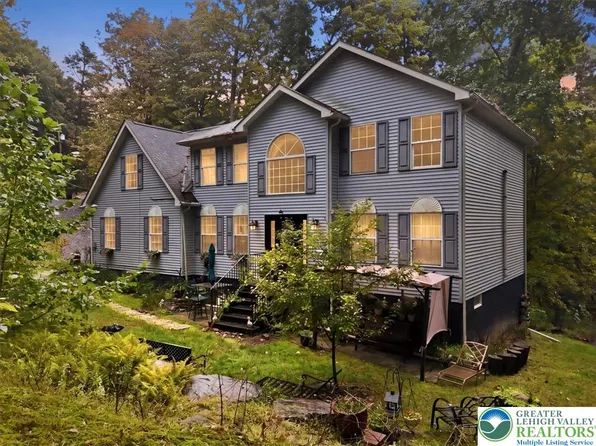 194 Sportsmen Dr, Cresco, PA 18326