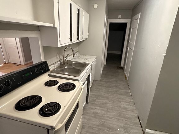 5th image of 2032 E North St