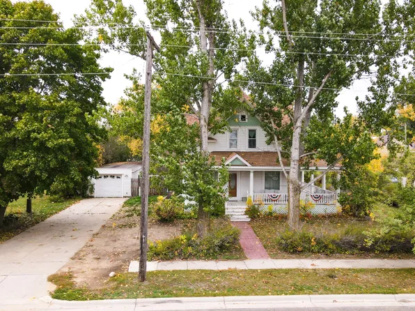 302 2nd St NW, Bertha, MN 56437