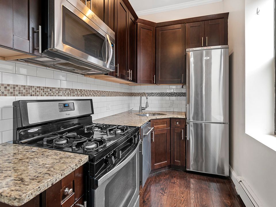 1st image of 242 W 138th St APT 6