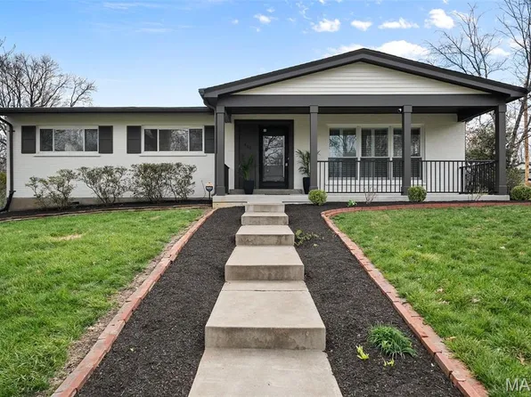 500 Beaucaire Dr, Saint Louis, MO 63122