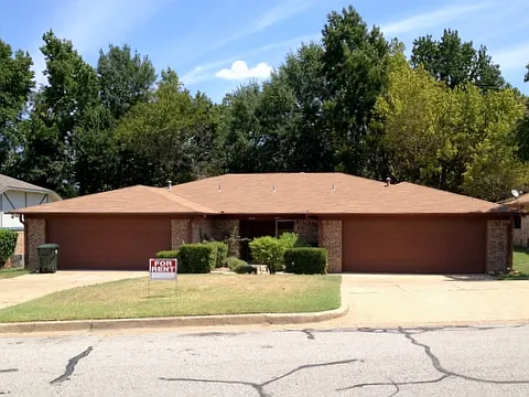 4418 Edinburgh Dr — Photo 7