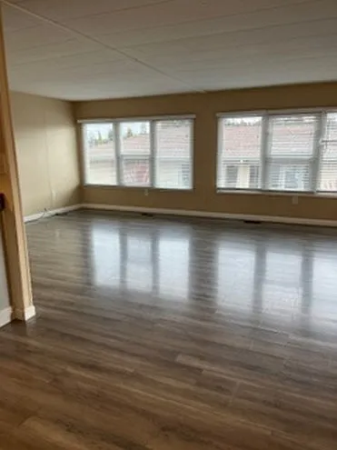 Building Photo - 976 Spruce Ave