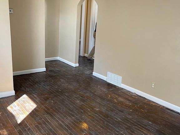 4th image of 769 Davies Ave