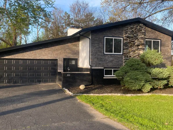 4311 Hogan Ct, Crown Point, IN 46307