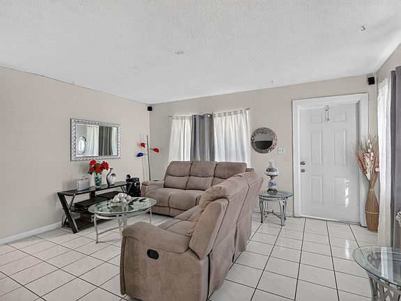3rd image of 6150 SW 34TH Street #1-2