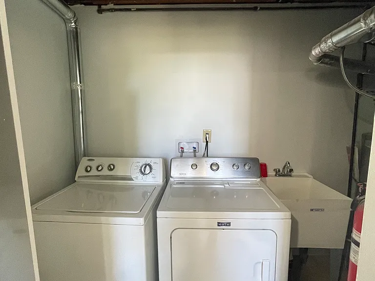 1021 W Oxford St — Photo 7