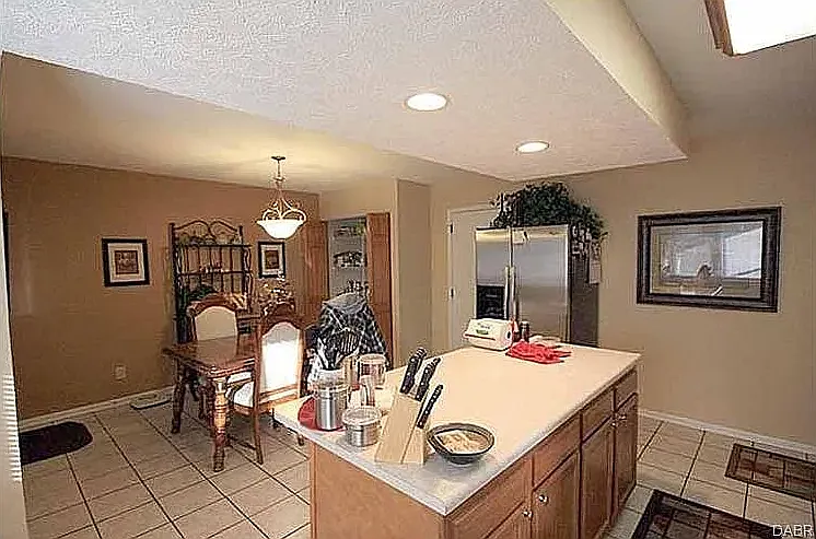 105 Catalpa Dr — Photo 9