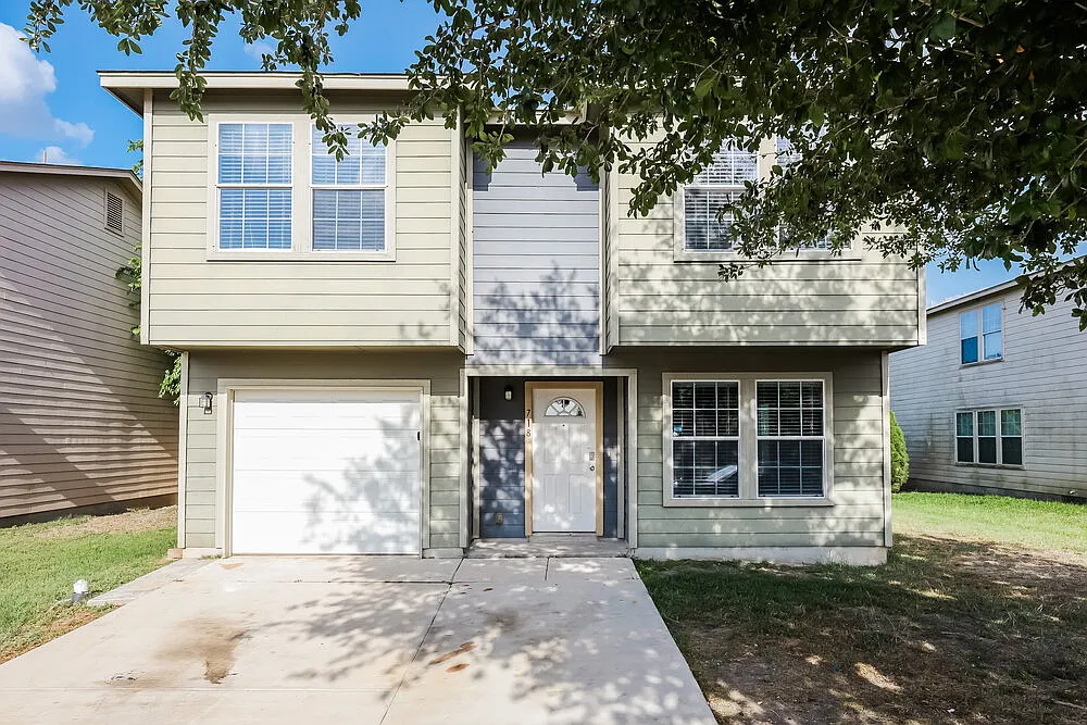 4 bed, 2.5 bath, 2380 sqft, $2,700 — Photo 1