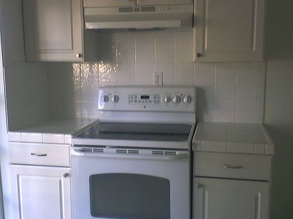 KITCHEN HEAT WALL