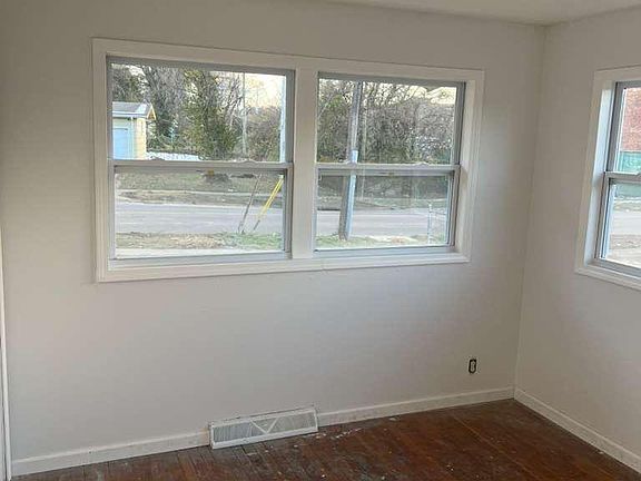 3rd image of 3101 Canfield Dr