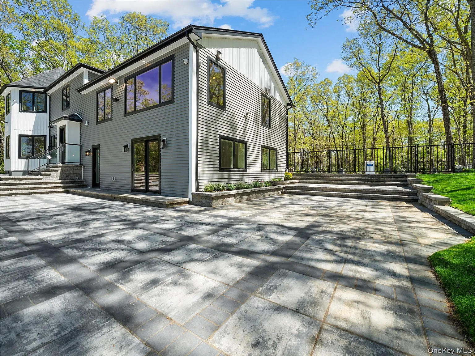 6 bed, 7.5 bath, 7750 sqft, $30,000 — Photo 4