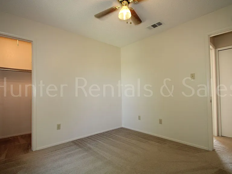 1905 Meadowbrook Dr — Photo 22