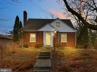 1121 Crest Ln, Lancaster, PA