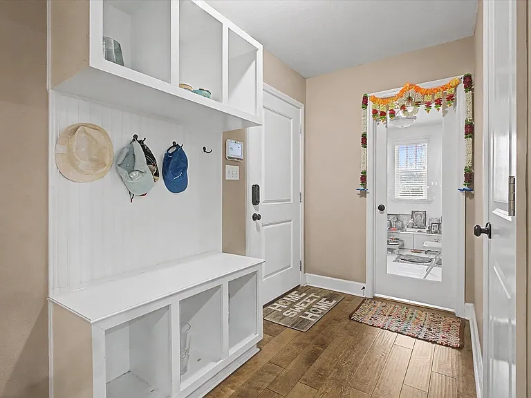 3078 Dickinson Dr — Photo 31